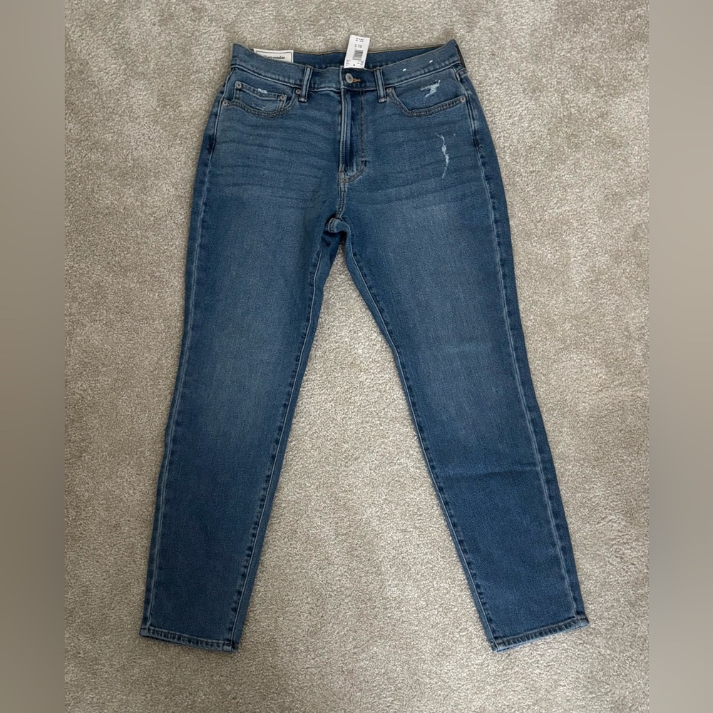 Abercrombie and Fitch Men’s Athletic Slim 30x32